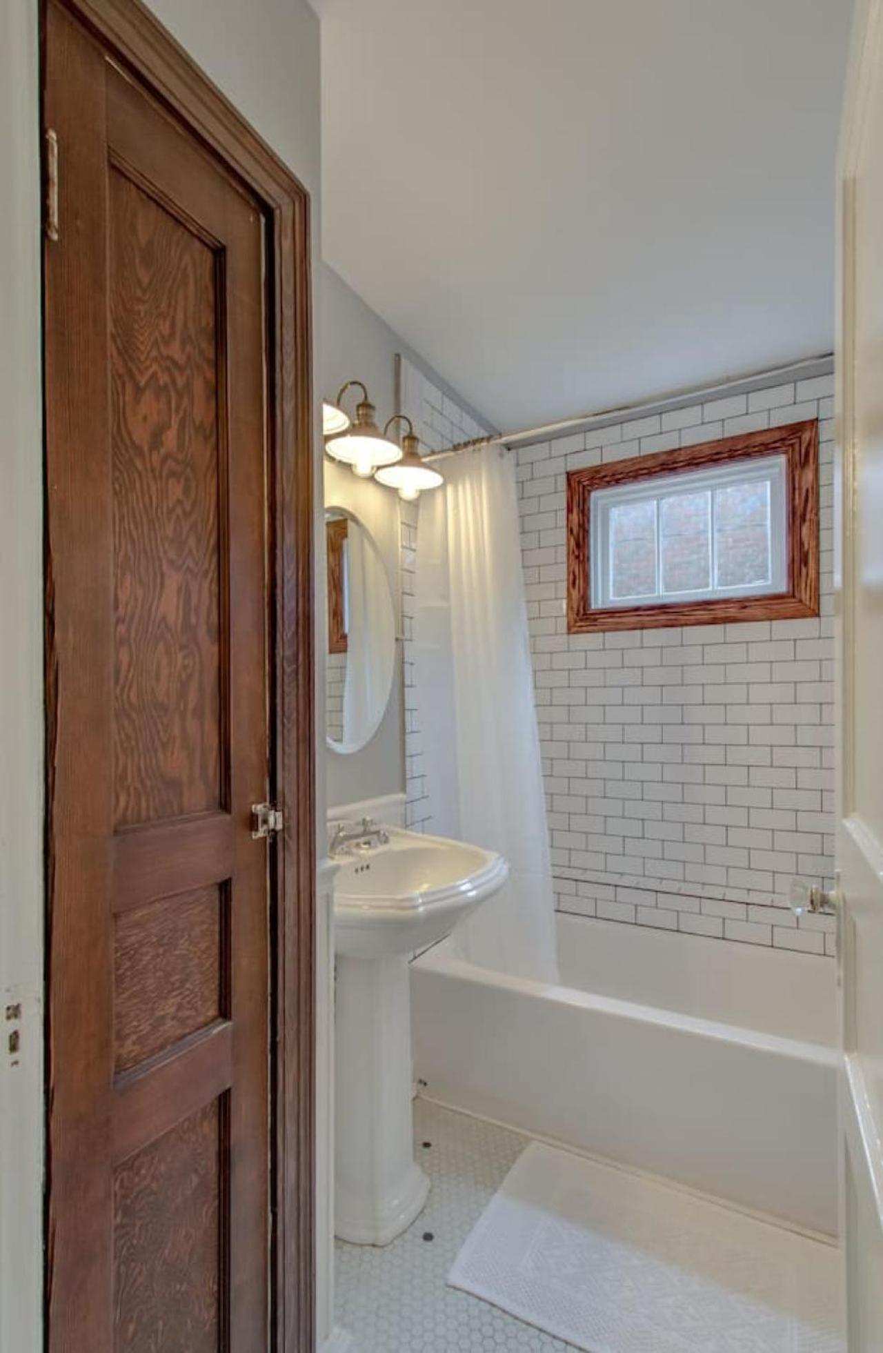 Huge Backyard Private Patio Charming Holiday home *