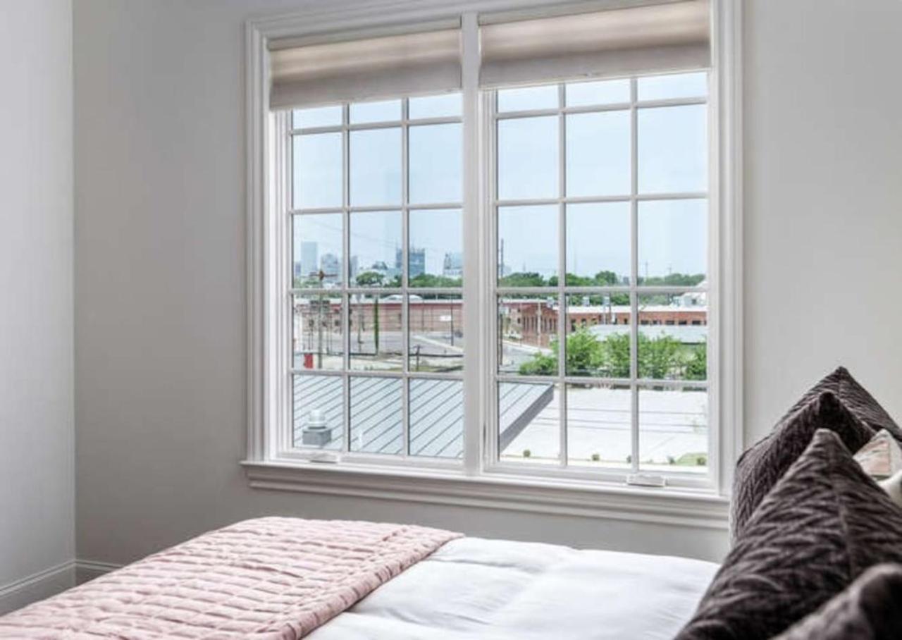 Spacious Wonderful Townhome Downtown Location Holiday home *