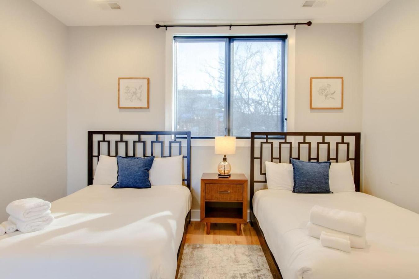 Panoramic View 8 Comfy Beds Multilevel Townhome Holiday home