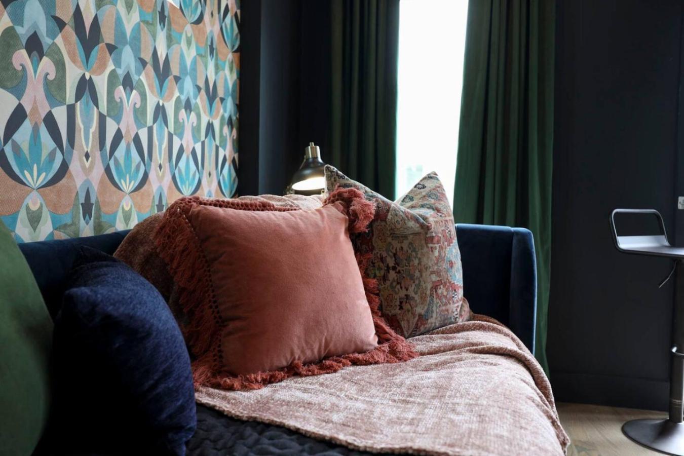 Stunning West End Walkable Area