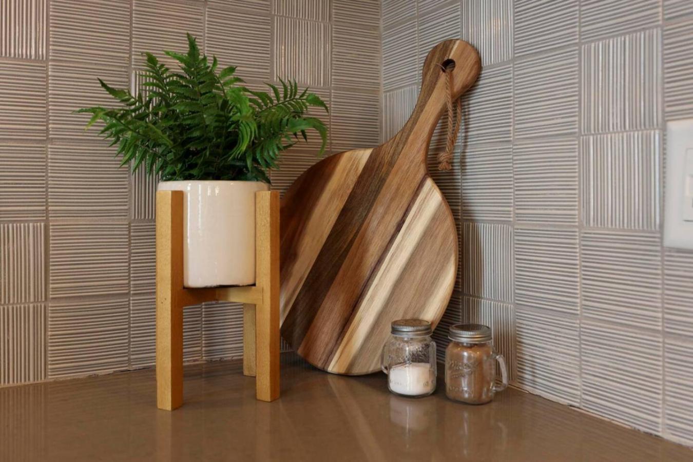 Stunning West End Walkable Area Holiday home