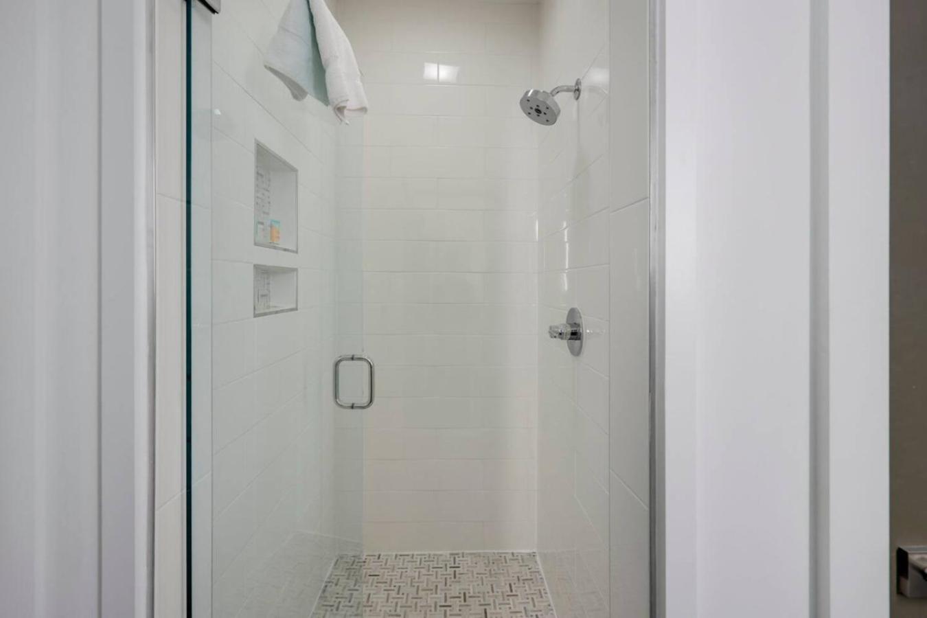 Holiday home Minutes To Broadway Modern Gated Townhome