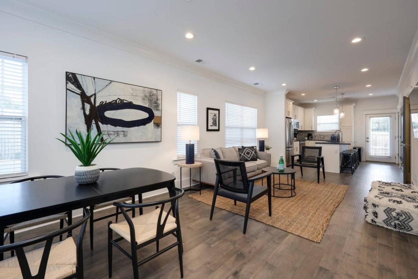 Minutes To Broadway Music Modern Townhome Nashville