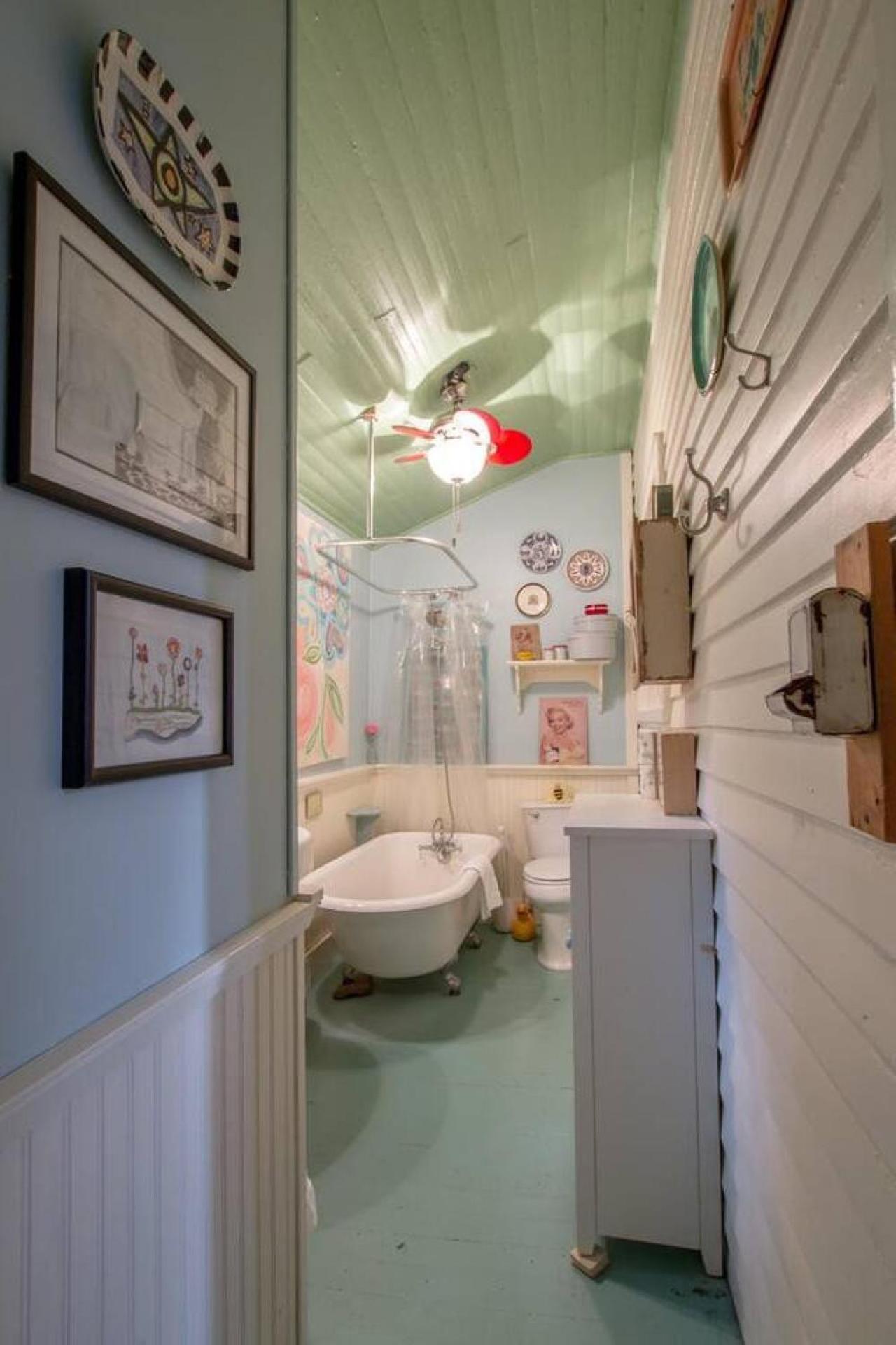 Petite Vintage Charmer Trendy East Holiday home *