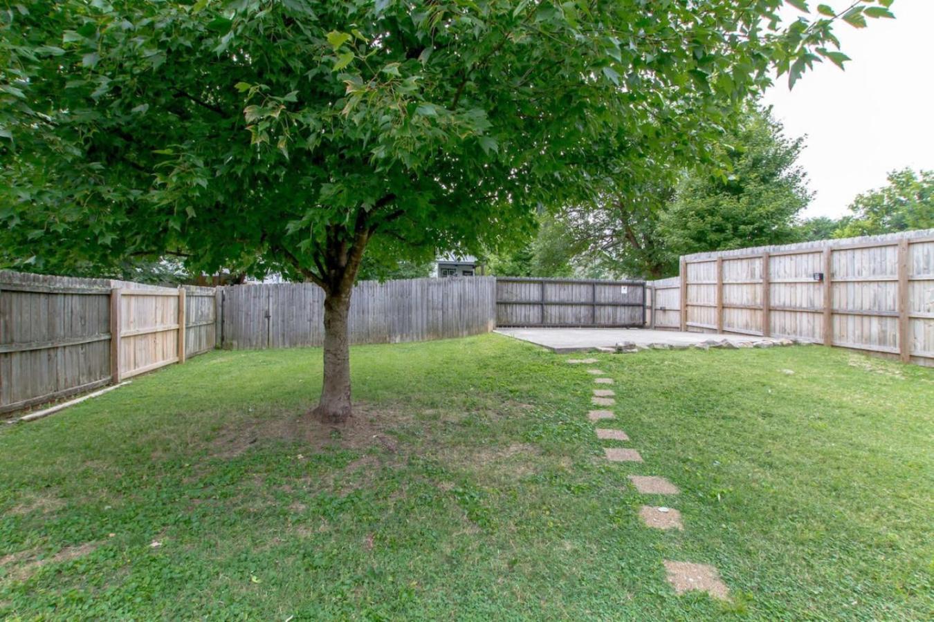 Southern Comfort Huge Private Backyard Nashville
