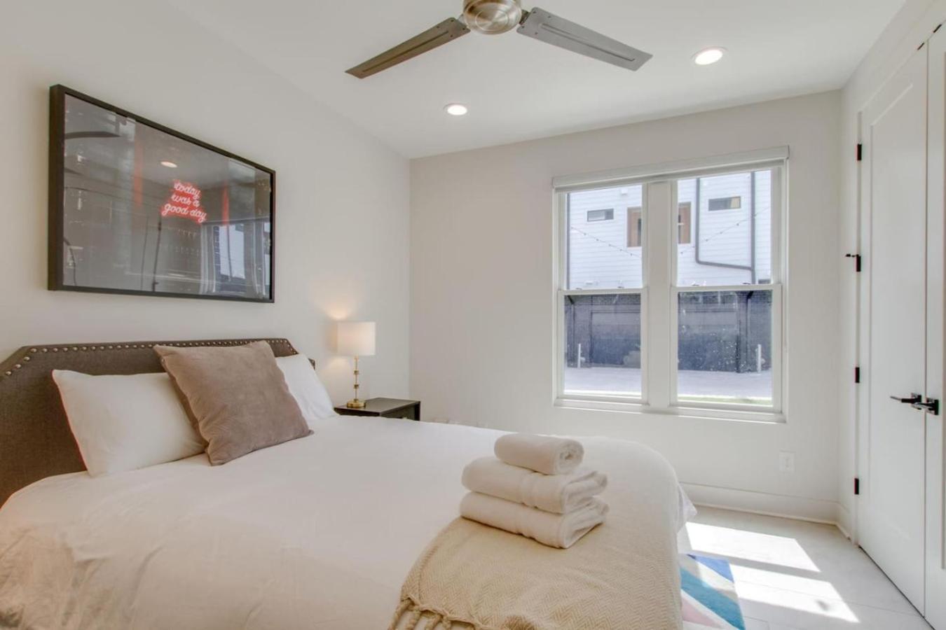 Holiday home Slick Floor Deck Walk To Gulch And Downtown