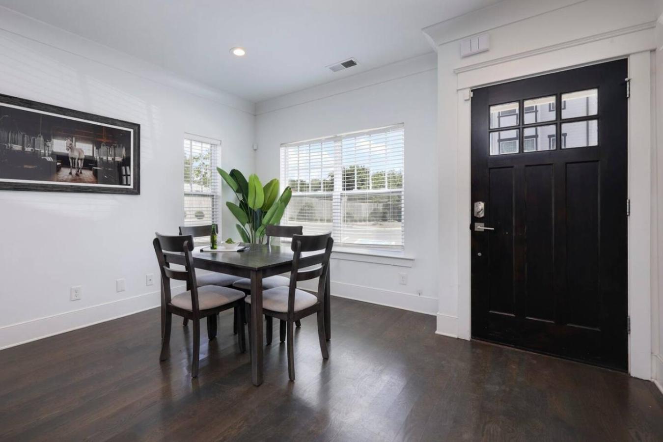 Minutes To Broadway Stunning Townhome * Nashville