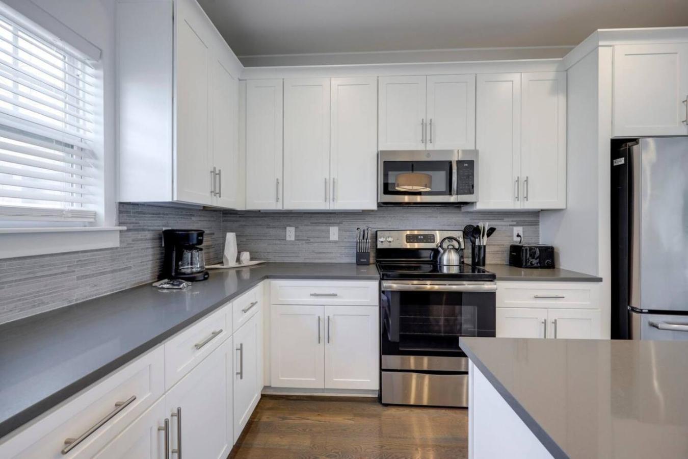 Holiday home Minutes To Broadway Stunning Townhome *