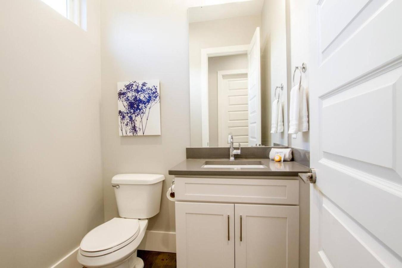 Spacious Gulch Retreat Super Skyline Views * Nashville