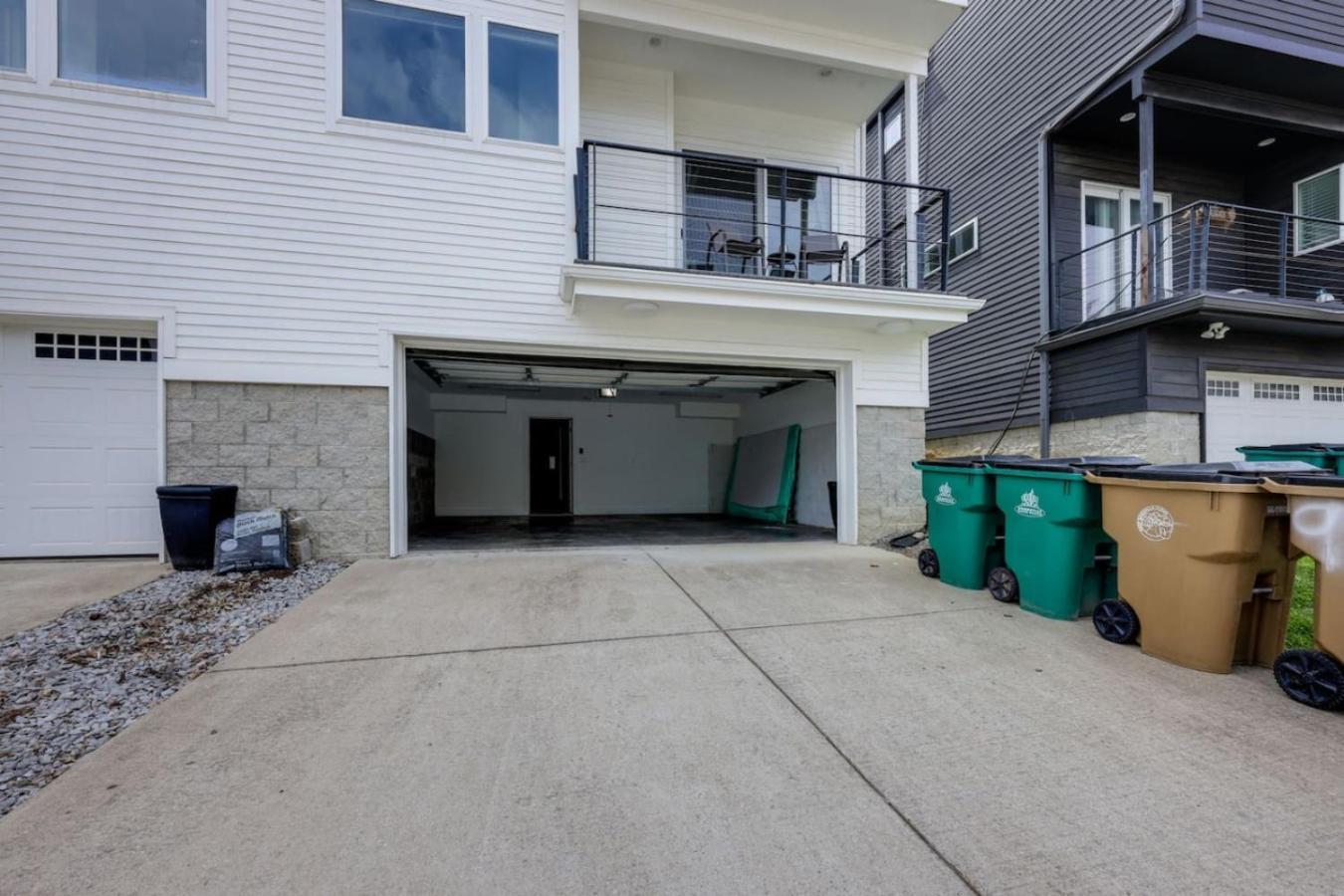 Southside Extraordinaire Walk To Gulch Lux Four Bedroom * Nashville