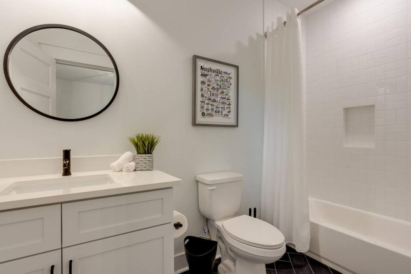 Super Luxury Maximum Space Gorgeous Decor *