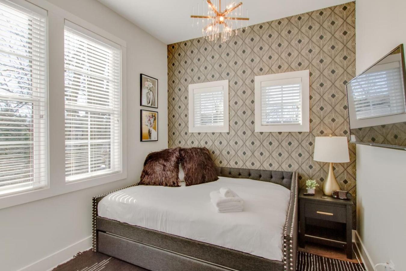 Holiday home Supreme Luxury Minutes To Downtown Five Full Baths