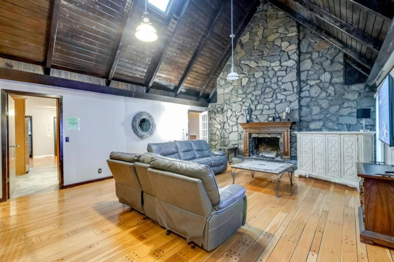 Ultra Super Spot With Pool Holiday home