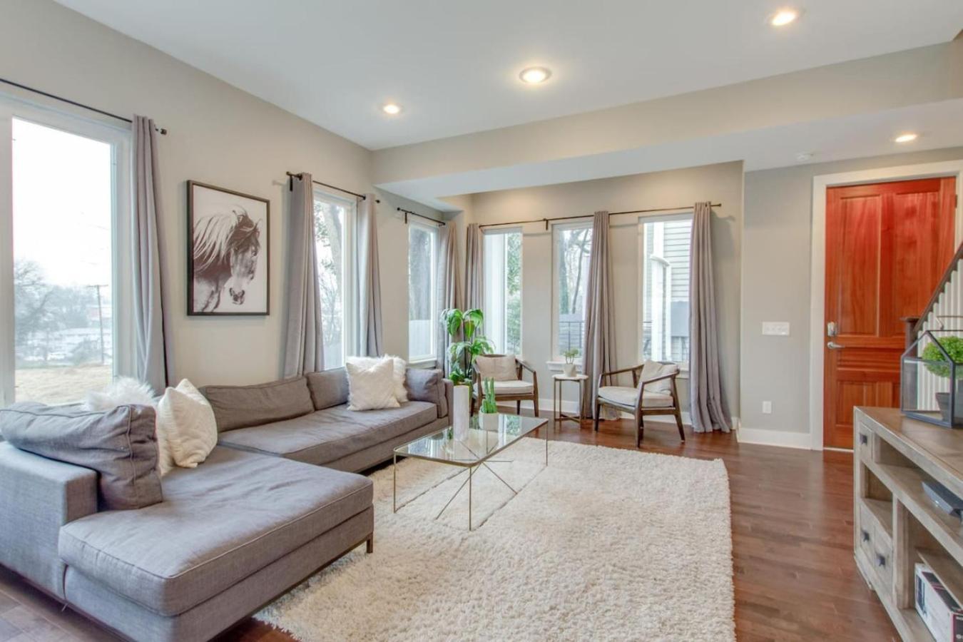 Holiday home Ultra Modern Pad Minutes To Downtown Comfortable Beds Nashville