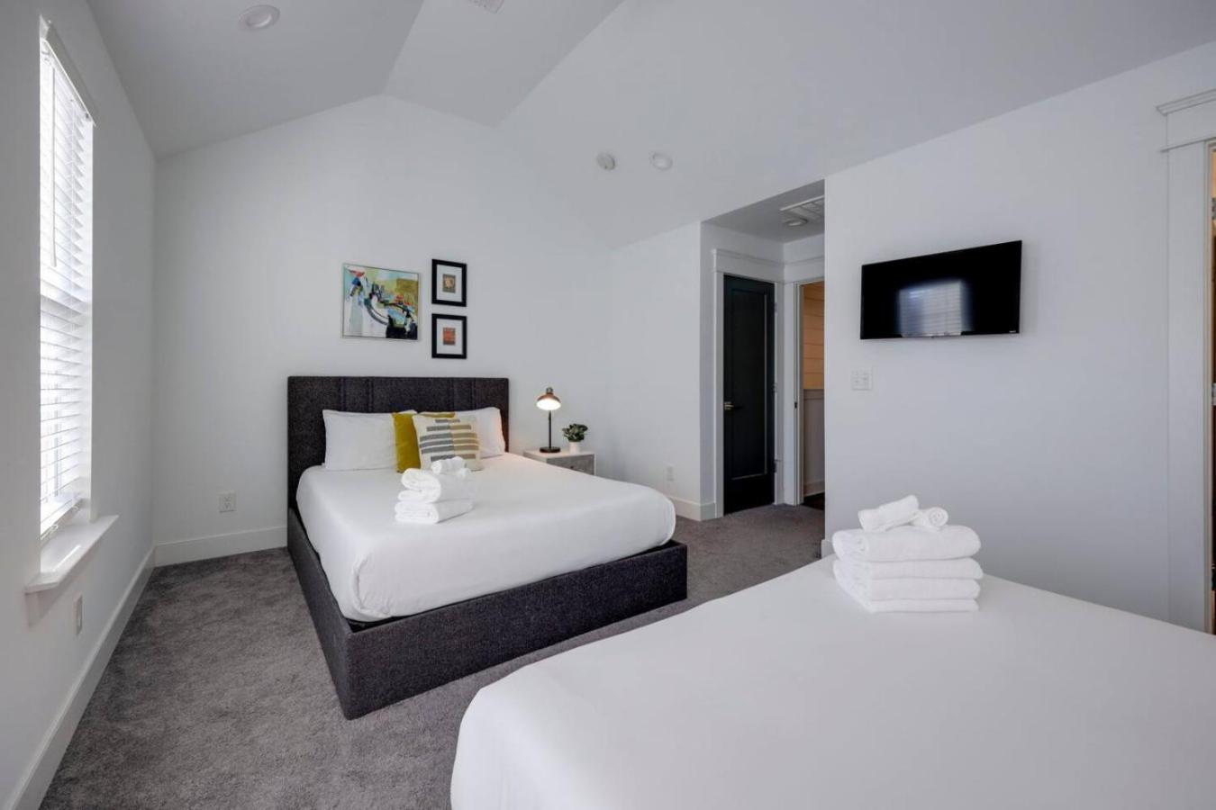 West Side Charmer Convenient Location * Nashville