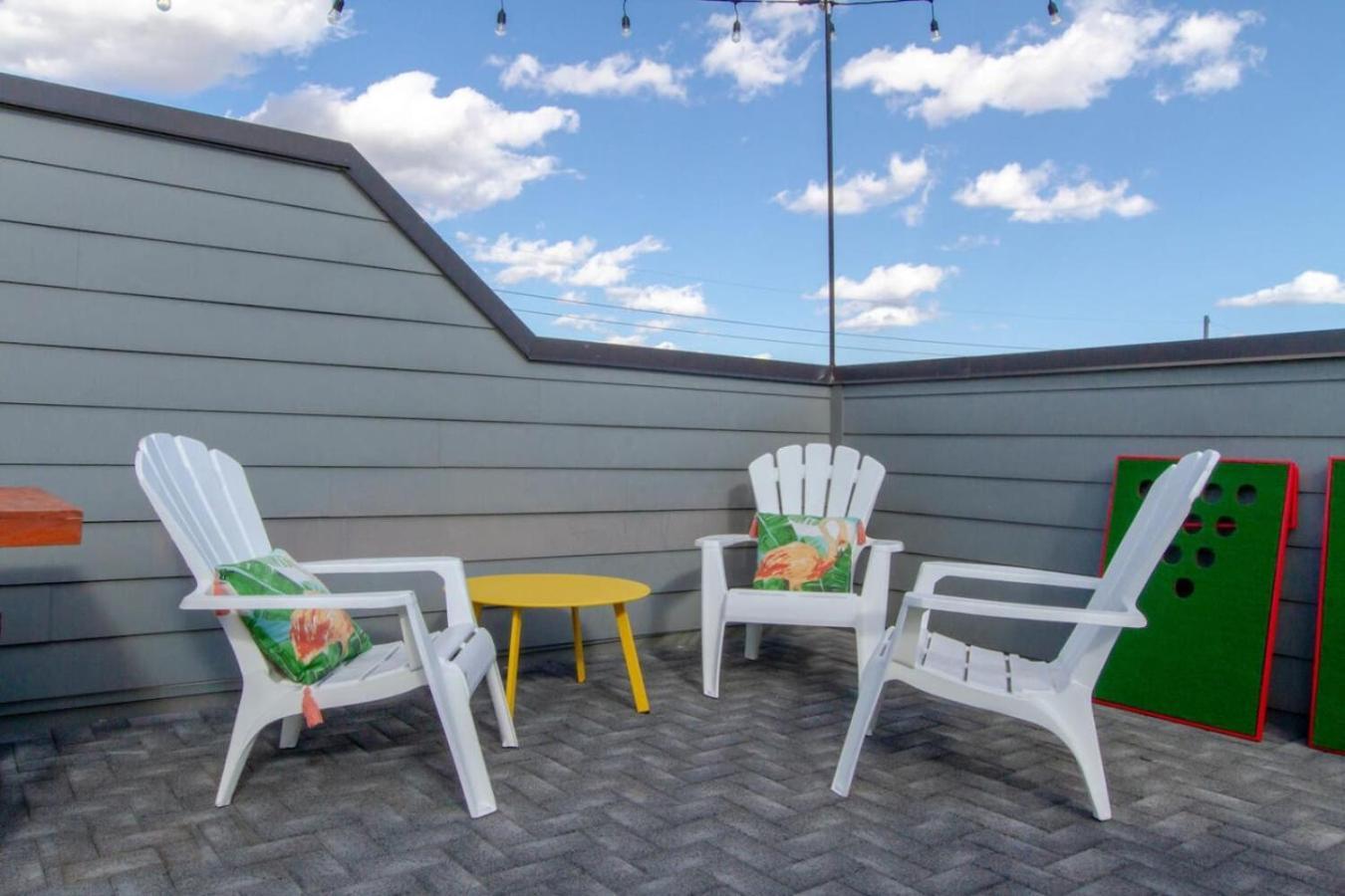 Holiday home Modern Townhome With Gorgeous Patio Space