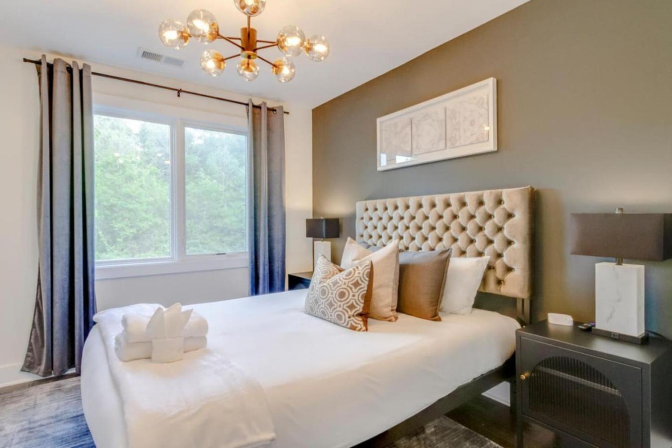 North Hideaway- Game Room- Spacious Holiday home *