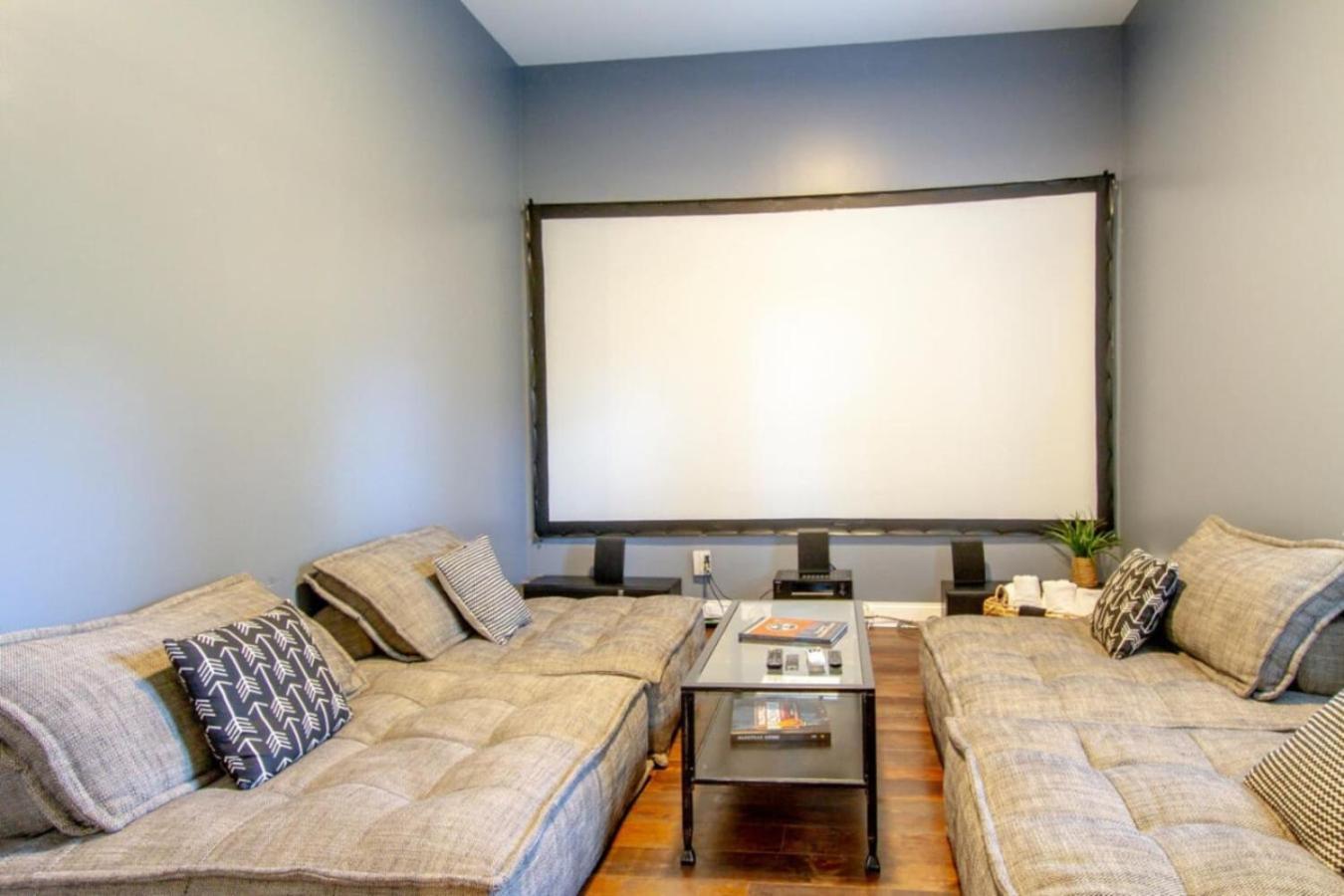 East Nash Enclave Movie Private Yard * Nashville