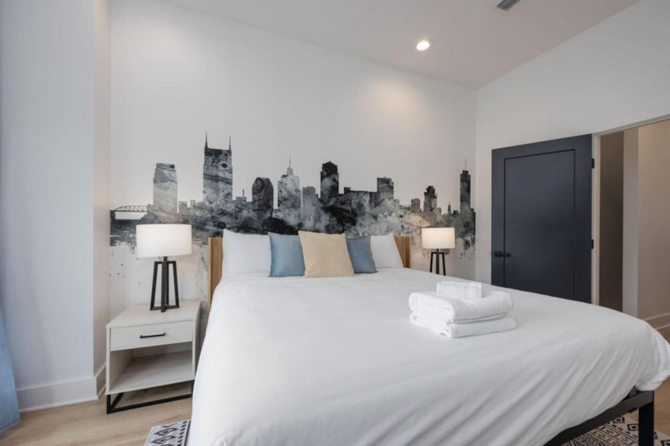 Holiday home The Ryman 4 Bedroom Haven With Scenic Rooftop Nashville