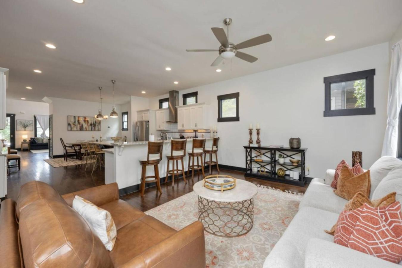 Tranquil East Nash Escape - Pool Table Holiday home *