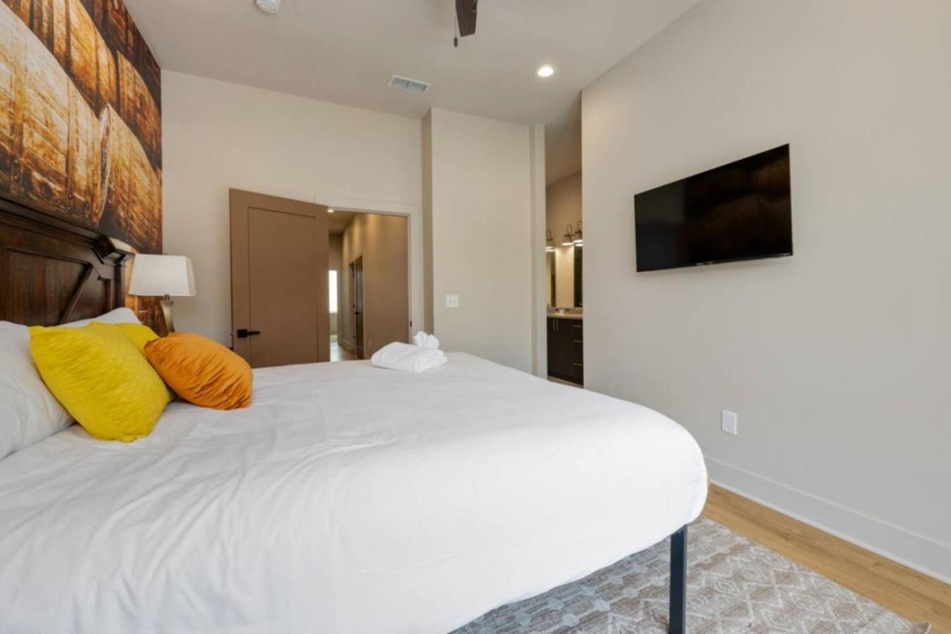 Tennessee Whiskey Townhome 4bd 4.5bth