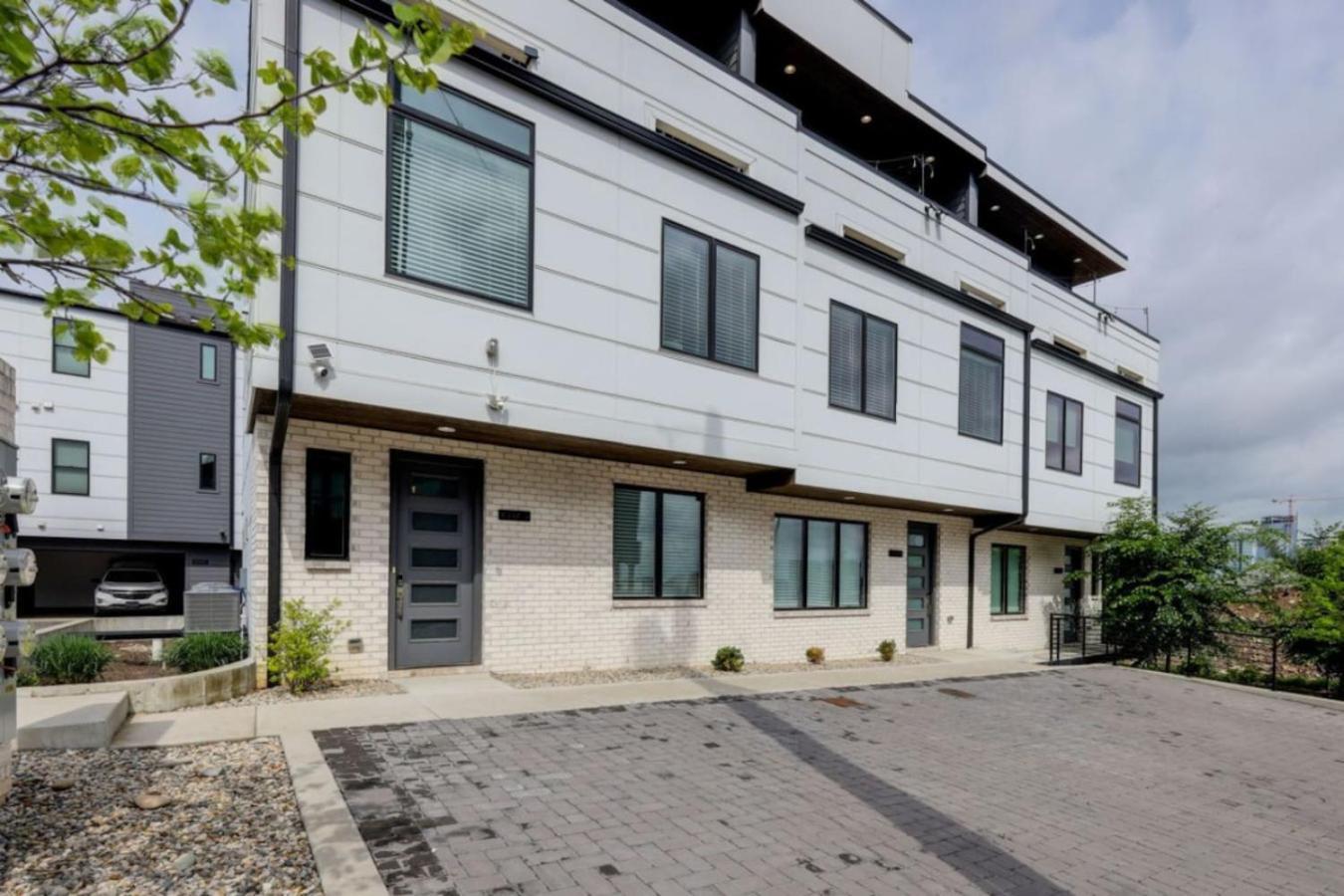 Holiday home Cerulean Oasis - Rooftop Views - Heart Of The Nashville