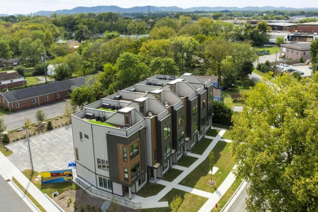 Dolly And Denim 4 Bedroom 4.5 Bath With Spacious Rooftop Nashville