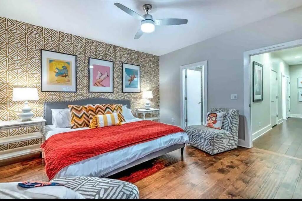 North Luxury Home! Perfect For Large Groups! Holiday home Nashville