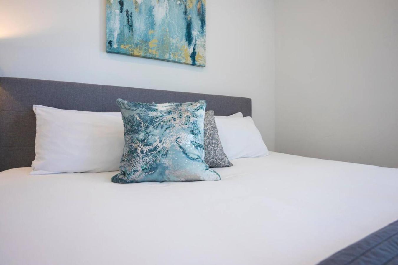 Holiday home Beautiful Townhomes 2 Units With Outdoor Patios *