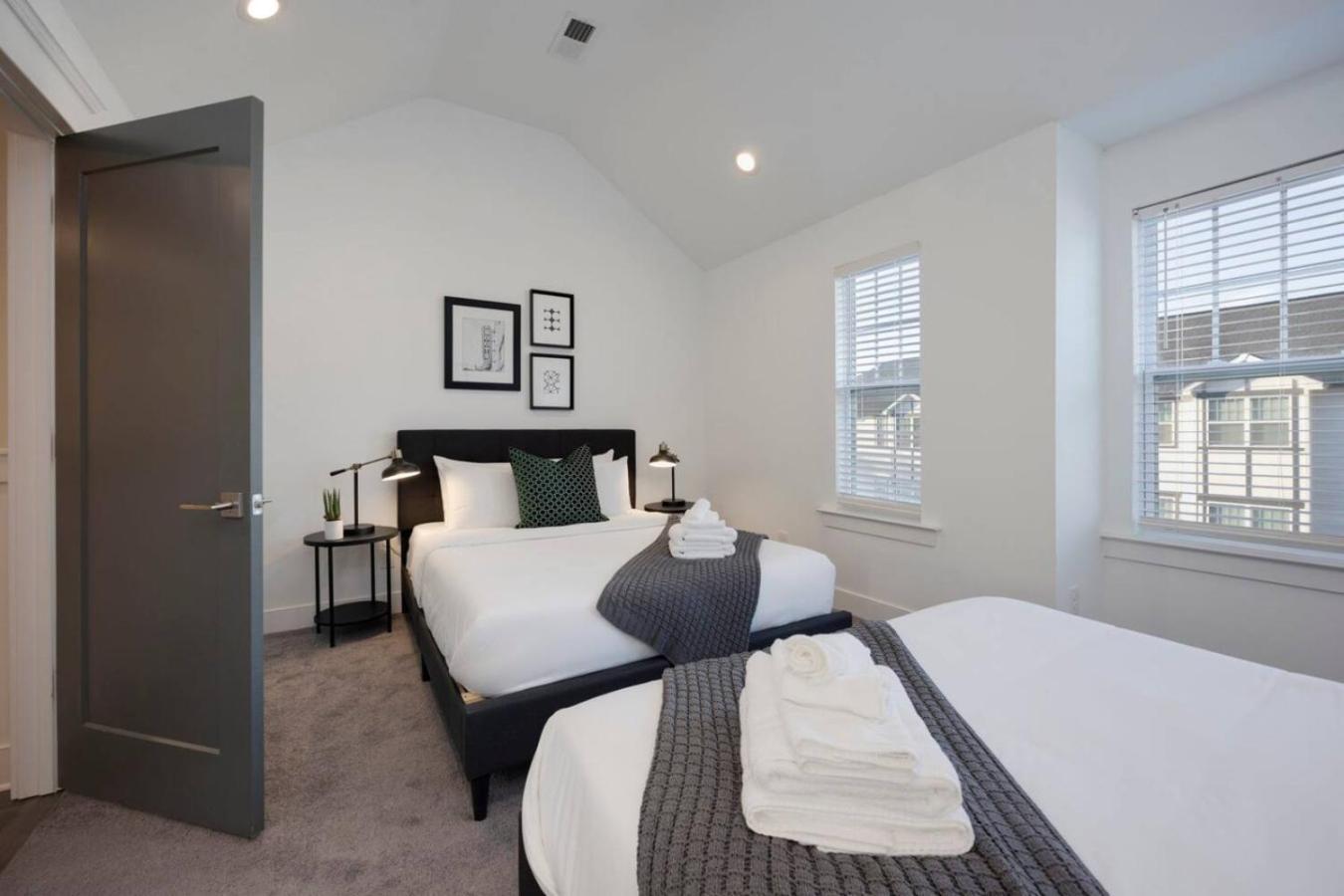 Holiday home Beautiful Townhomes 2 Units With Outdoor Patios Nashville