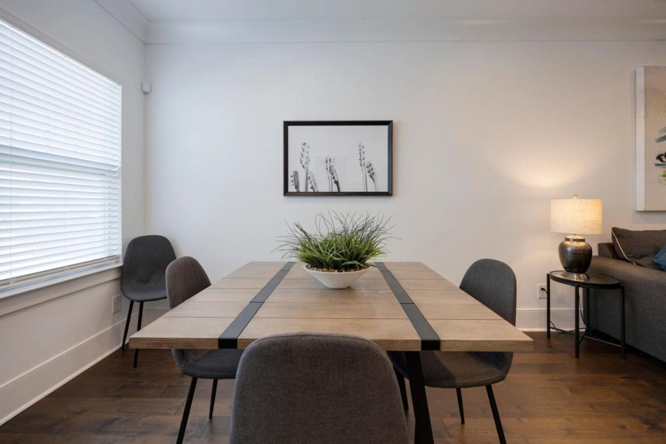 Beautiful Townhomes 2 Units With Outdoor Patios Holiday home