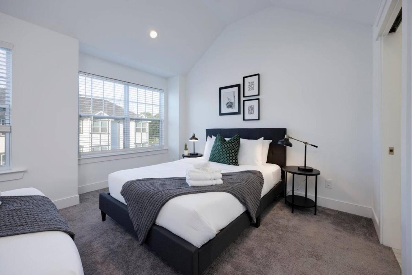 Beautiful Townhomes 2 Units With Outdoor Patios Nashville