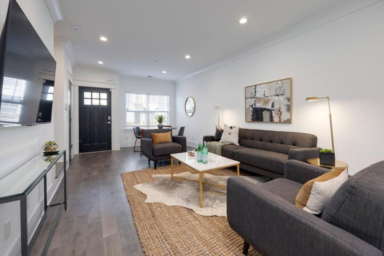 Beautiful Townhomes 2 Units With Outdoor Patios * Nashville