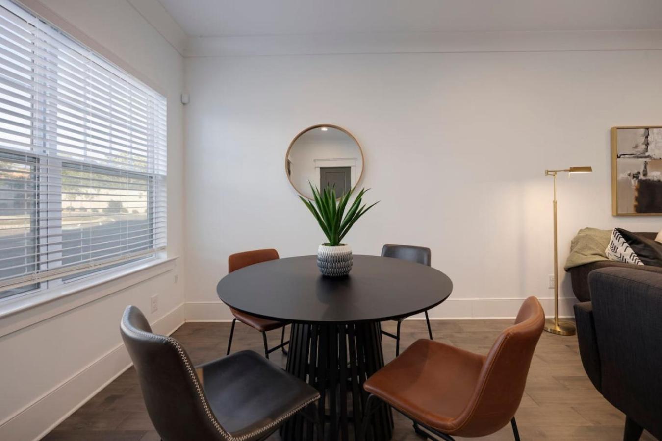 Beautiful Townhomes 2 Units With Outdoor Patios Nashville