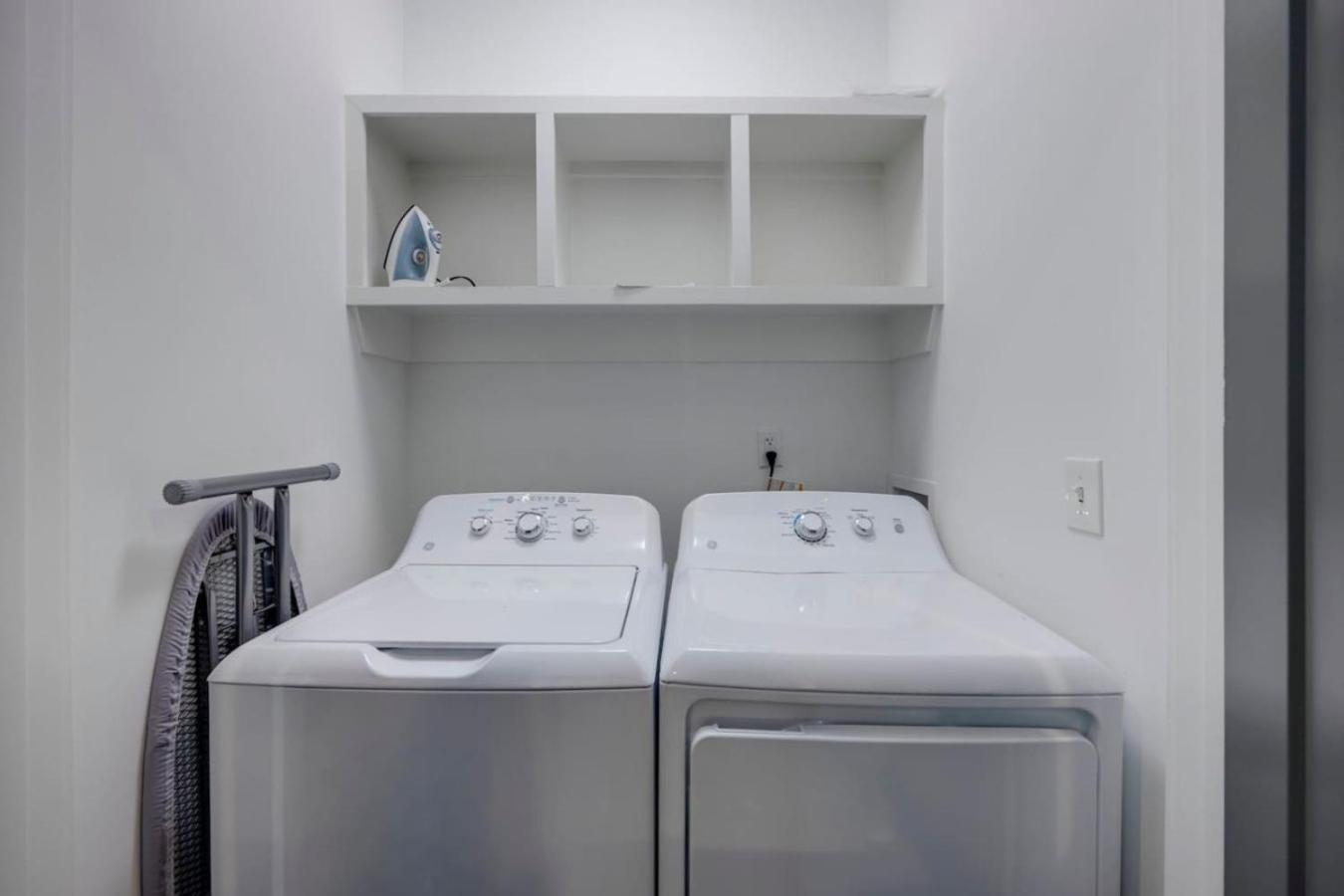 Holiday home Beautiful Townhomes 2 Units With Outdoor Patios