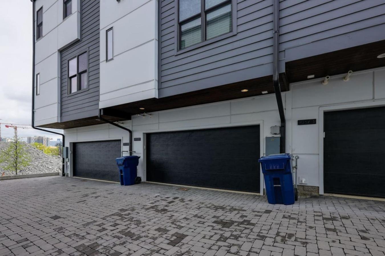 Two Townhomes Blue Dreams And Rustic Elegance * Nashville