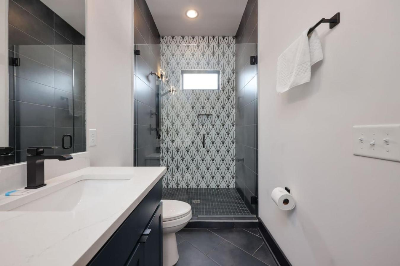 Two Townhomes Blue Dreams And Rustic Elegance Holiday home *