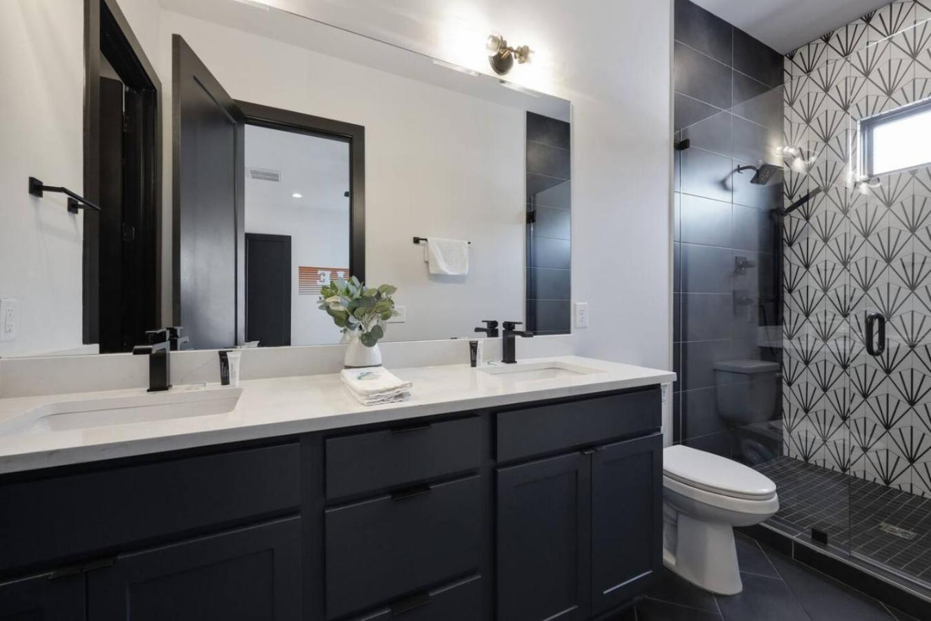 Two Townhomes Blue Dreams And Rustic Elegance *