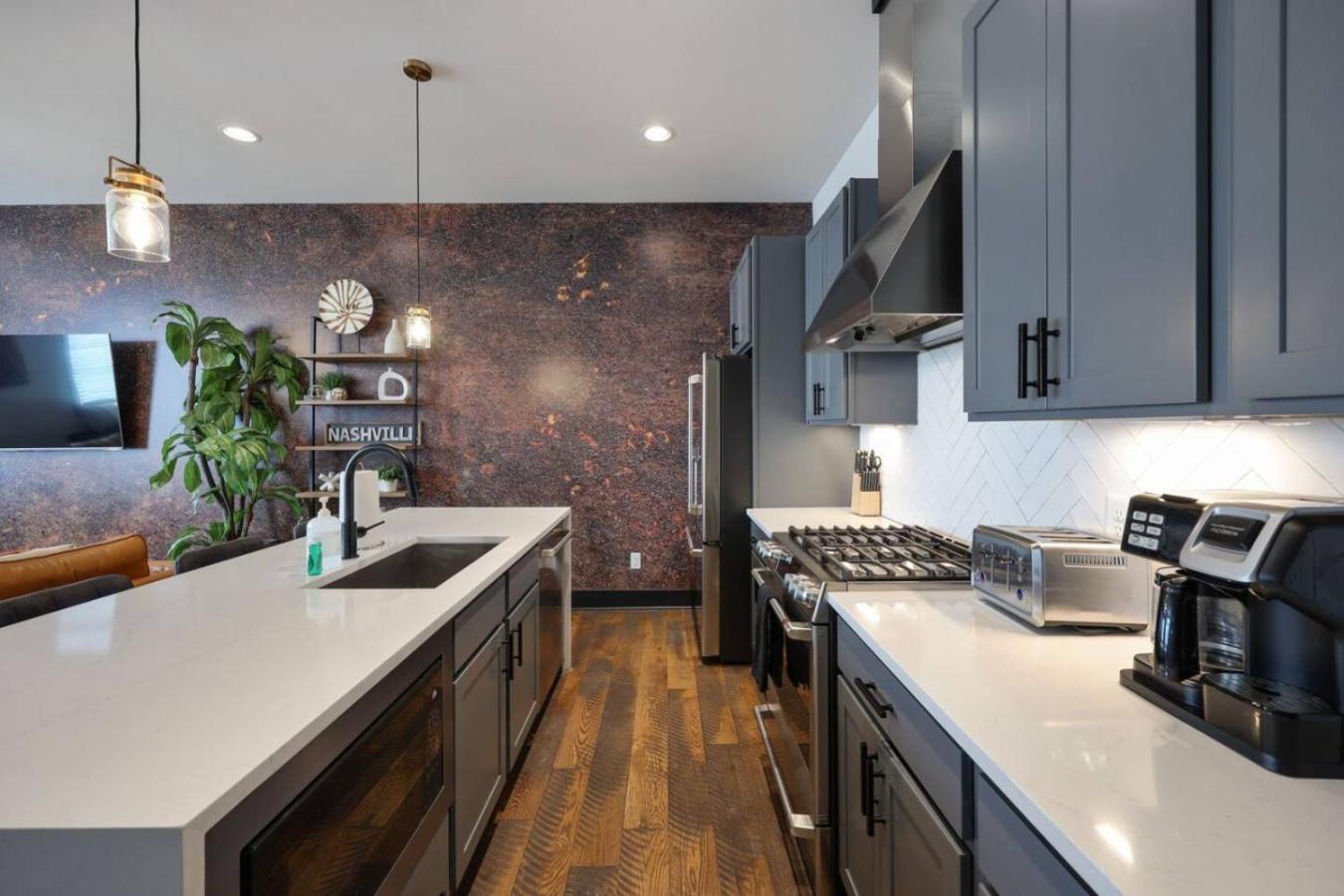 Two Townhomes Blue Dreams And Rustic Elegance *