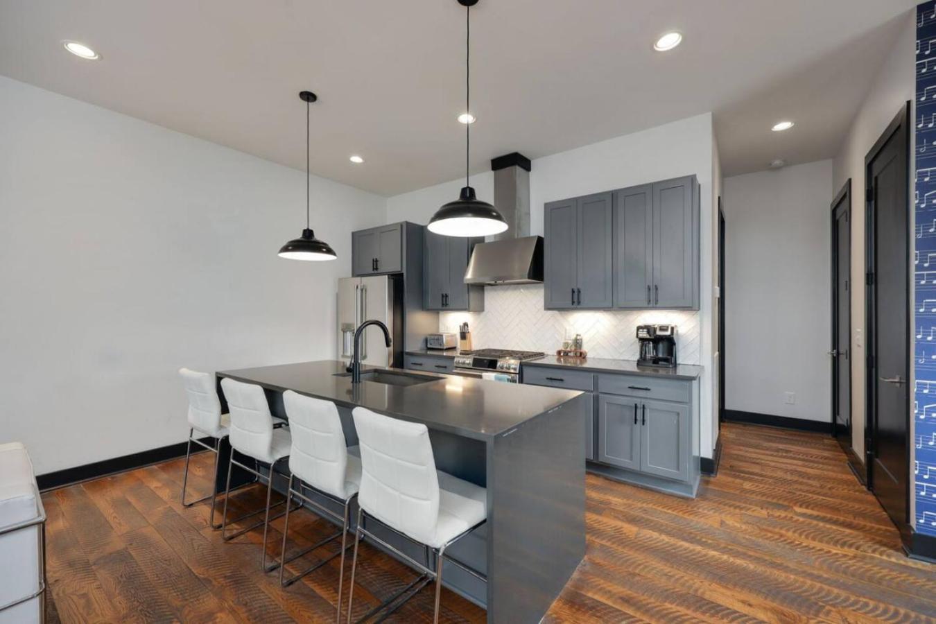 Two Townhomes Blue Dreams And Rustic Elegance *