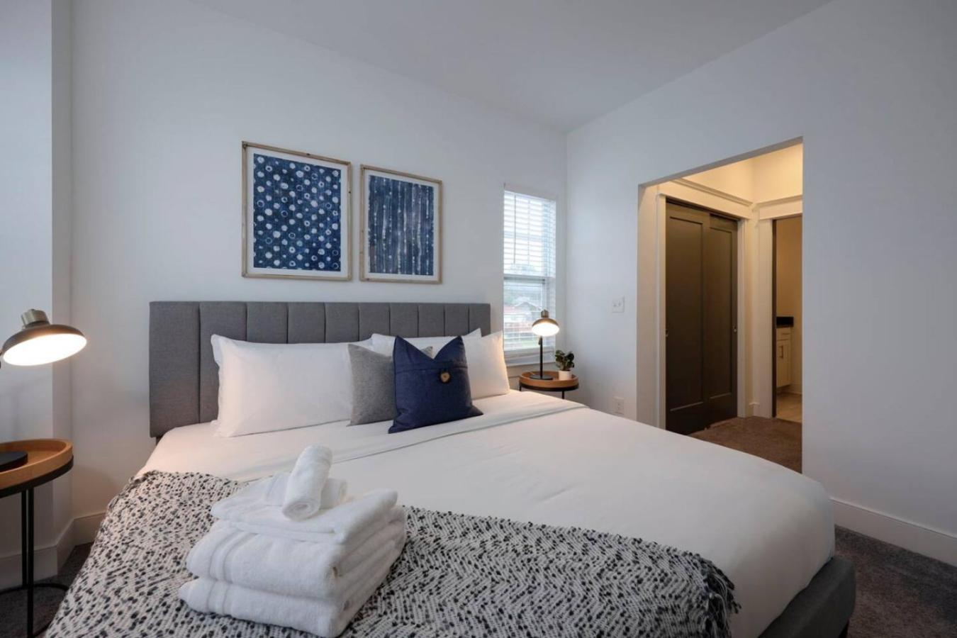 Two Gorgeous Homes Twenty Guests Amazing Location *