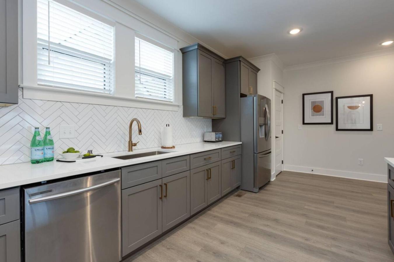 East Beauty Minutes To Downtown Holiday home *