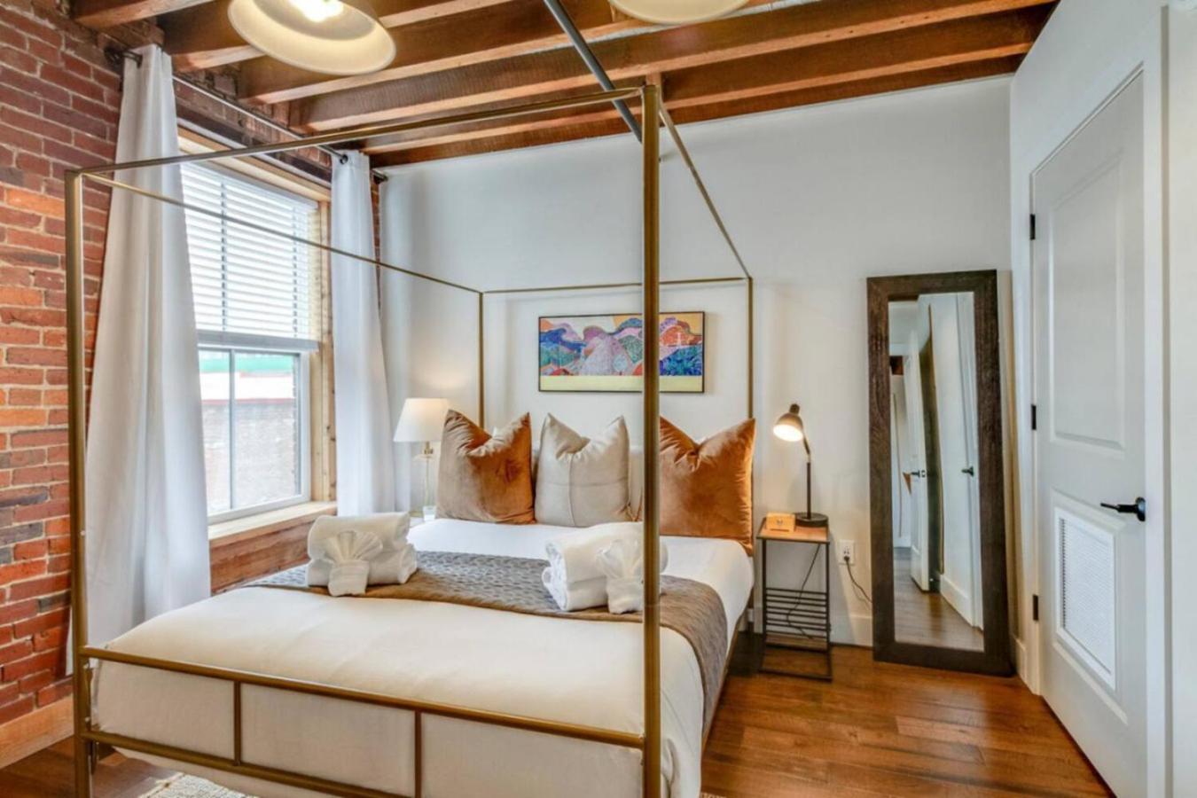 Stylish With Urban Charm Apartment Nashville