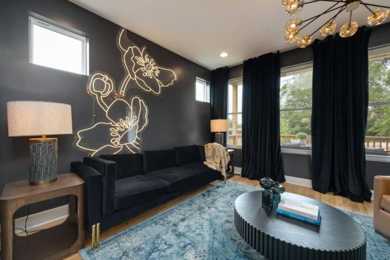 Nations Elegance Rooftop And Private Patio Nashville
