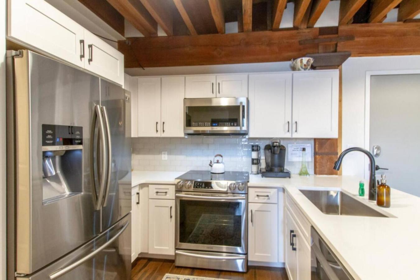 Apartment Stylish With Urban Charm