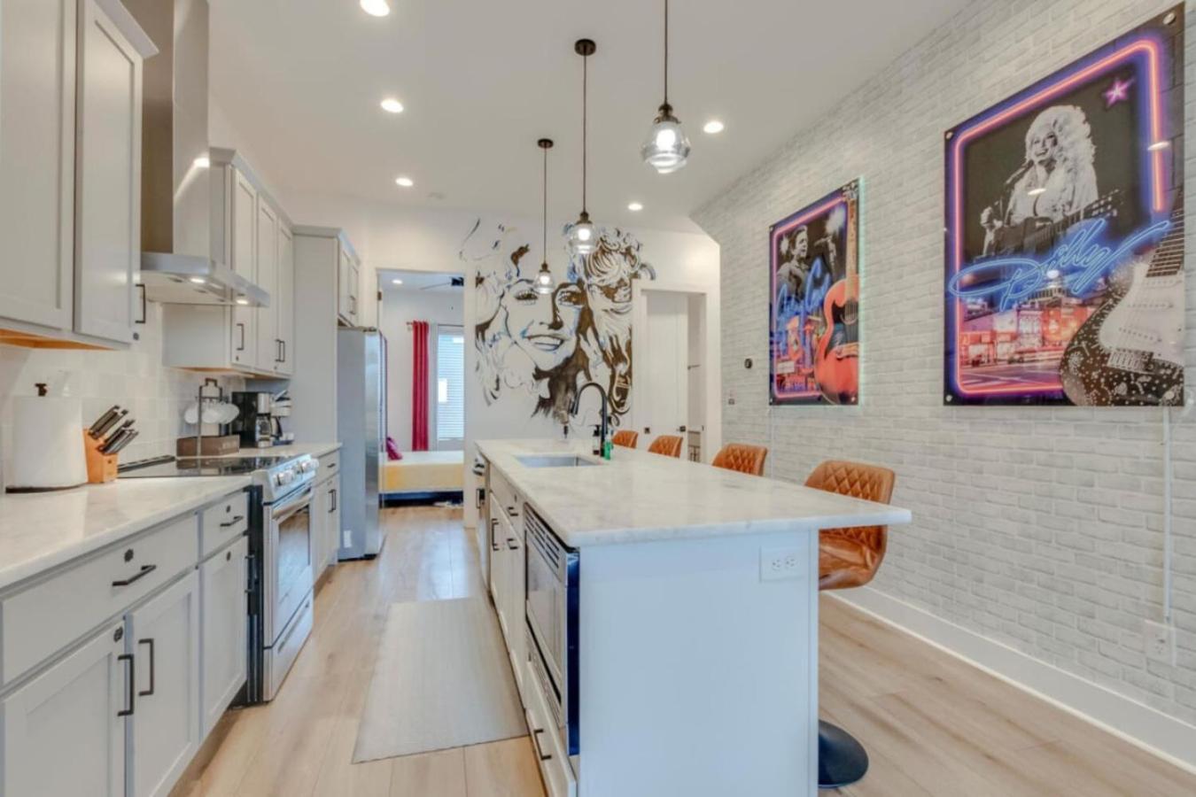 Holiday home 10 Mins To Broadway Rooftop Patio And Putting