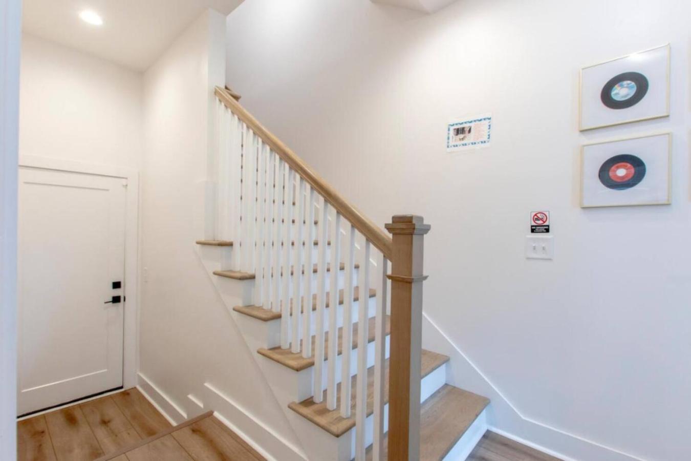 10 Mins To Broadway Rooftop Patio And Putting Holiday home *