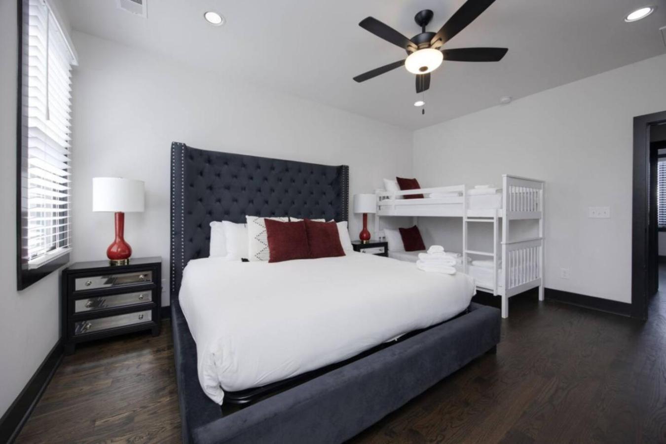 Urban Elegance Rooftop Lounge With Hot Tub Holiday home *