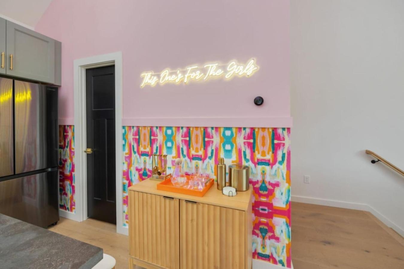 Holiday home Music Row Country Retreat Balcony And Hot Tub