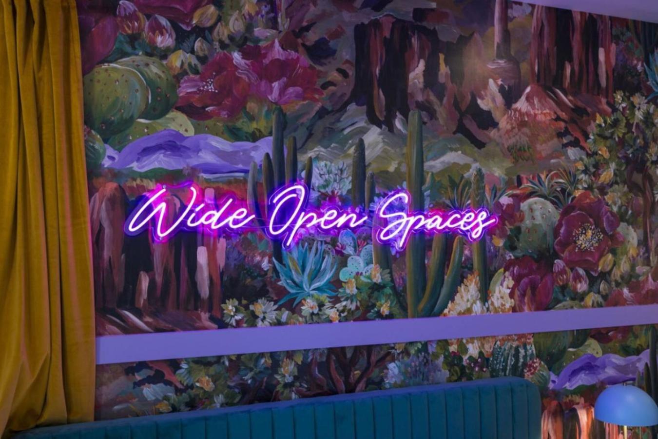 Holiday home Music Row Country Retreat Balcony And Hot Tub